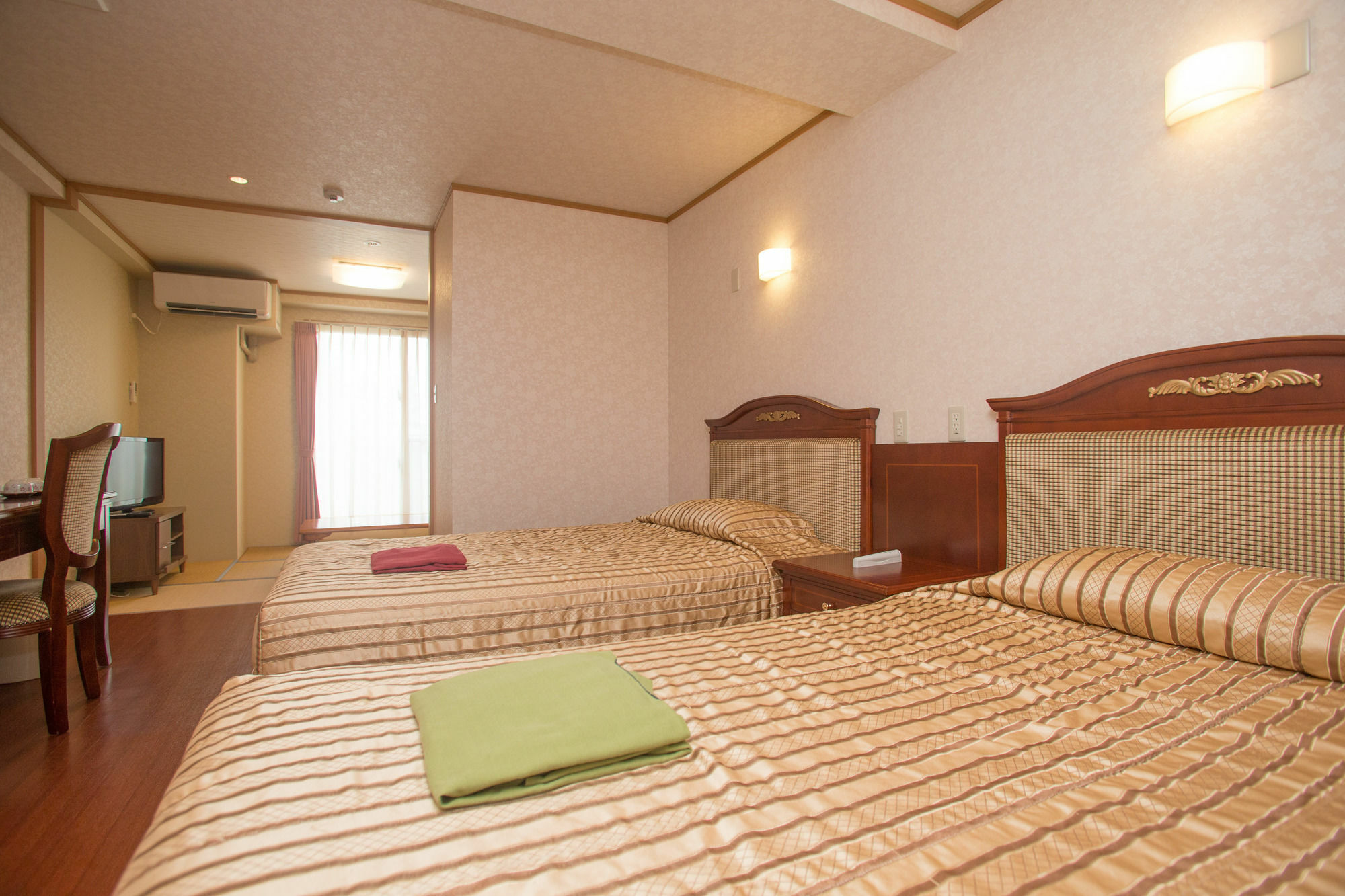 Hotel Castlevillage Miyakojima Exterior foto